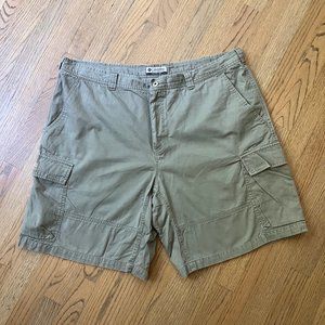 Columbia Sportwear Company Khaki Cargo Shorts 42